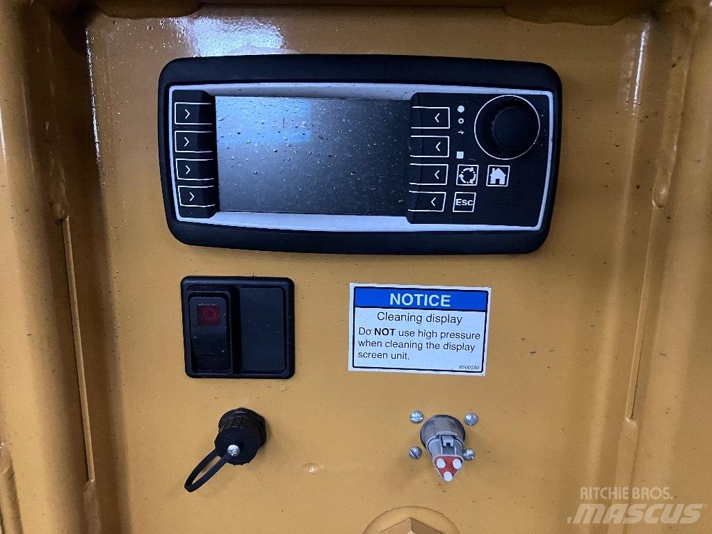 Haybuster H1135 Drviče a rezače balíkov