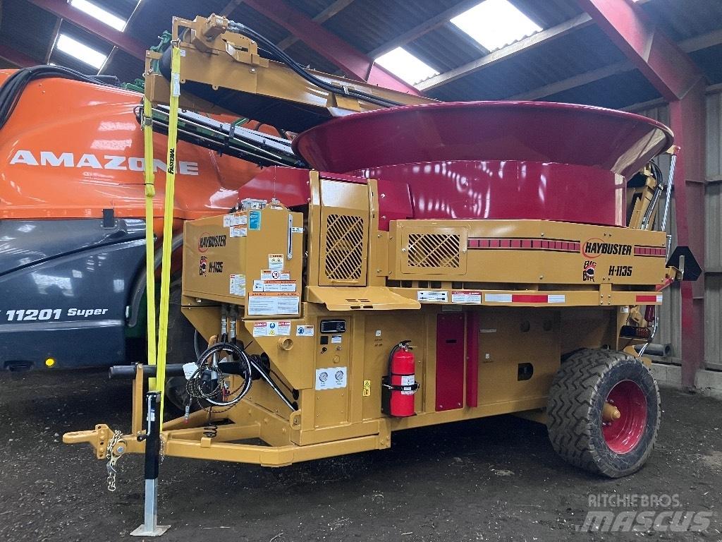 Haybuster H1135 Drviče a rezače balíkov