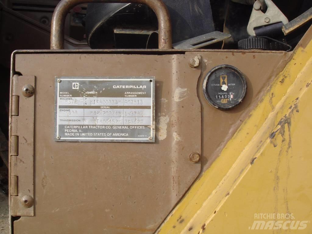 CAT 637E Skrejpre