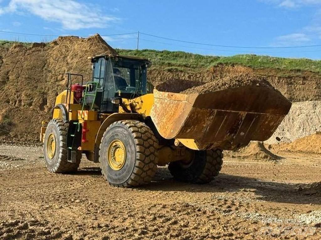 CAT 980M - Kolesové nakladače