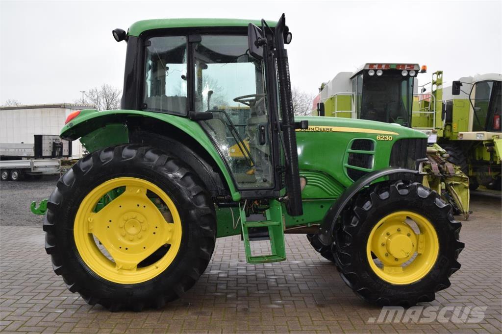 John Deere 6230 Traktory
