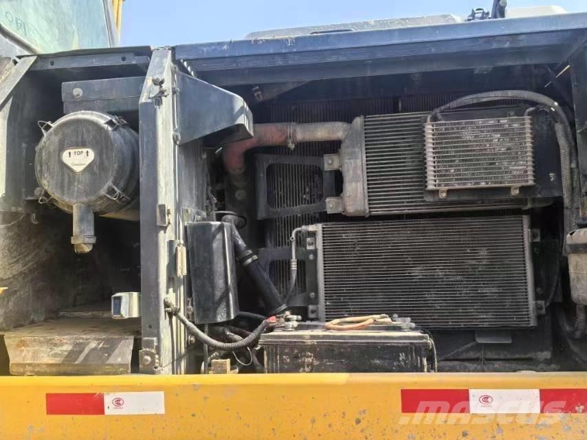 Sumitomo SH200 Pásové rýpadlá
