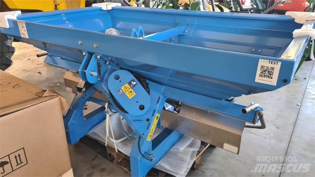 Lemken SPICA 8/900 Rozmetadlá priemyselných hnojív