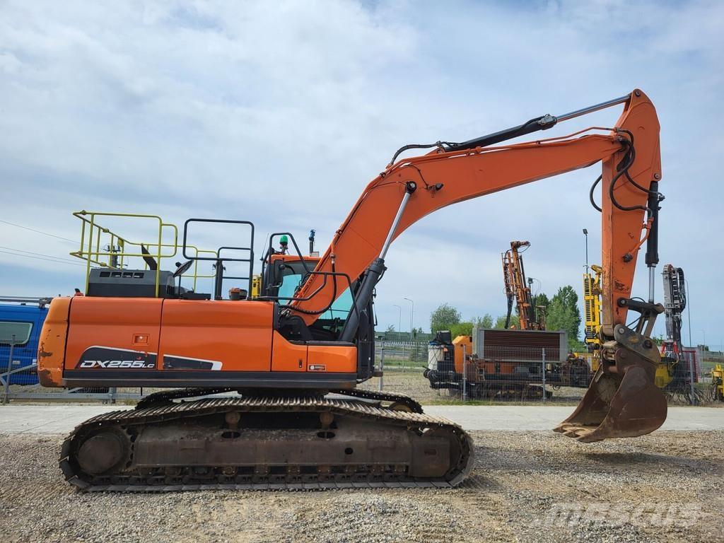 Doosan DX255LC-5 Pásové rýpadlá