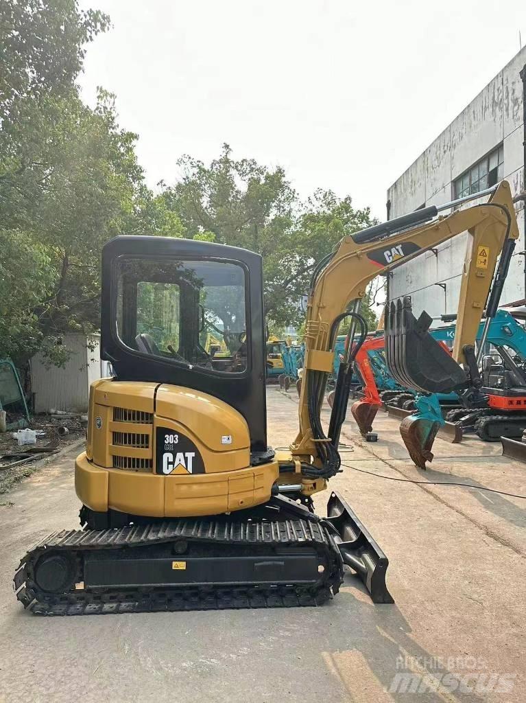 CAT 303 Pásové rýpadlá