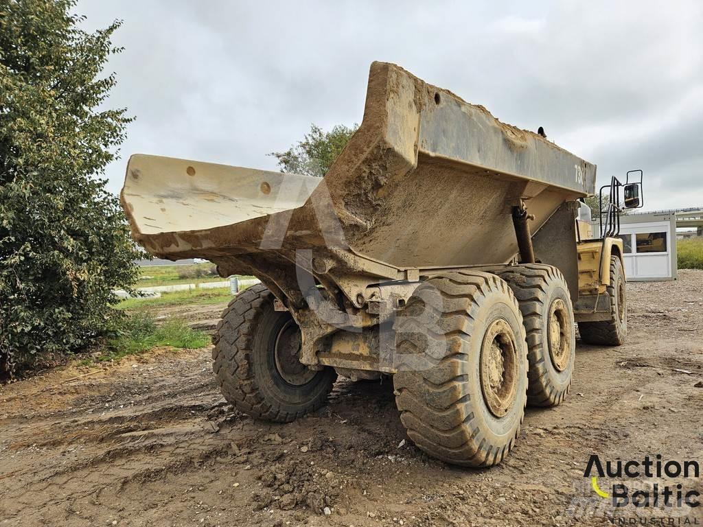 CAT 730 Kĺbové nákladné autá