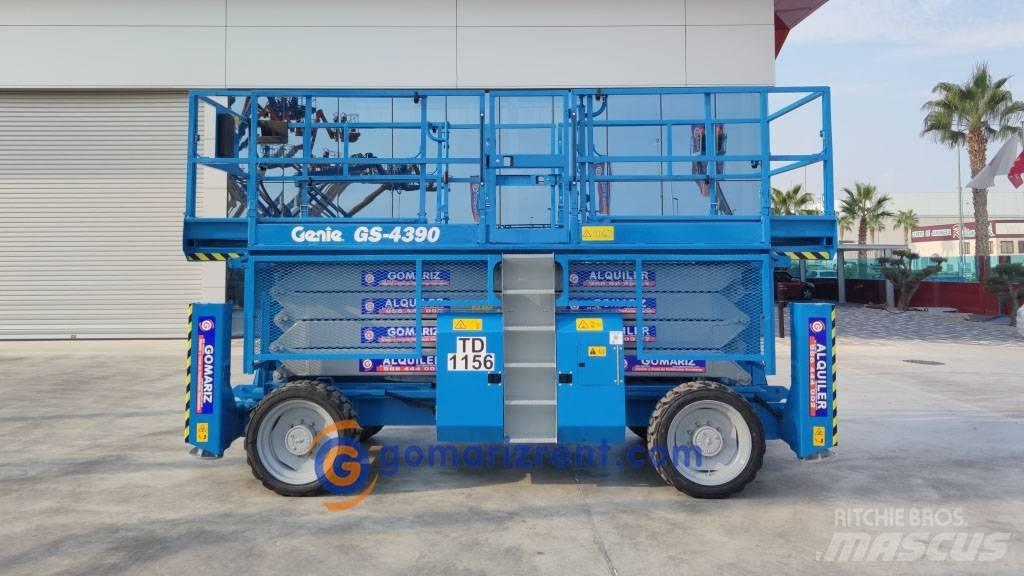 Genie GS 4390 Nožnicové zdvíhacie plošiny