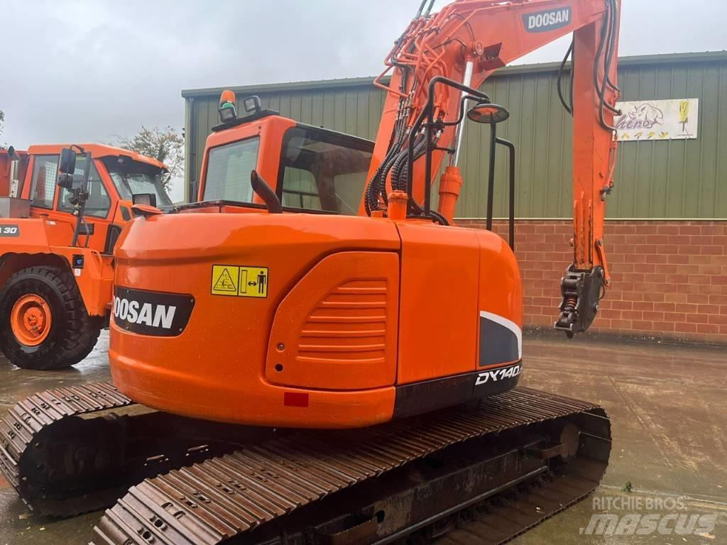  2015 DX140LCR-3 Pásové rýpadlá