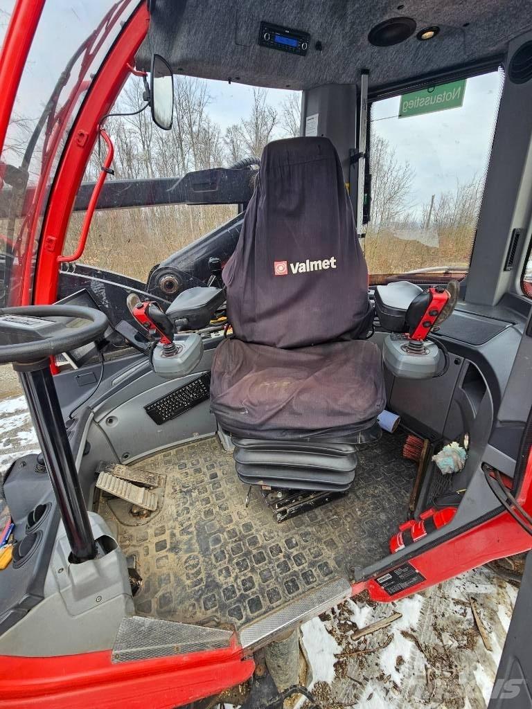 Komatsu 951 Harvestory