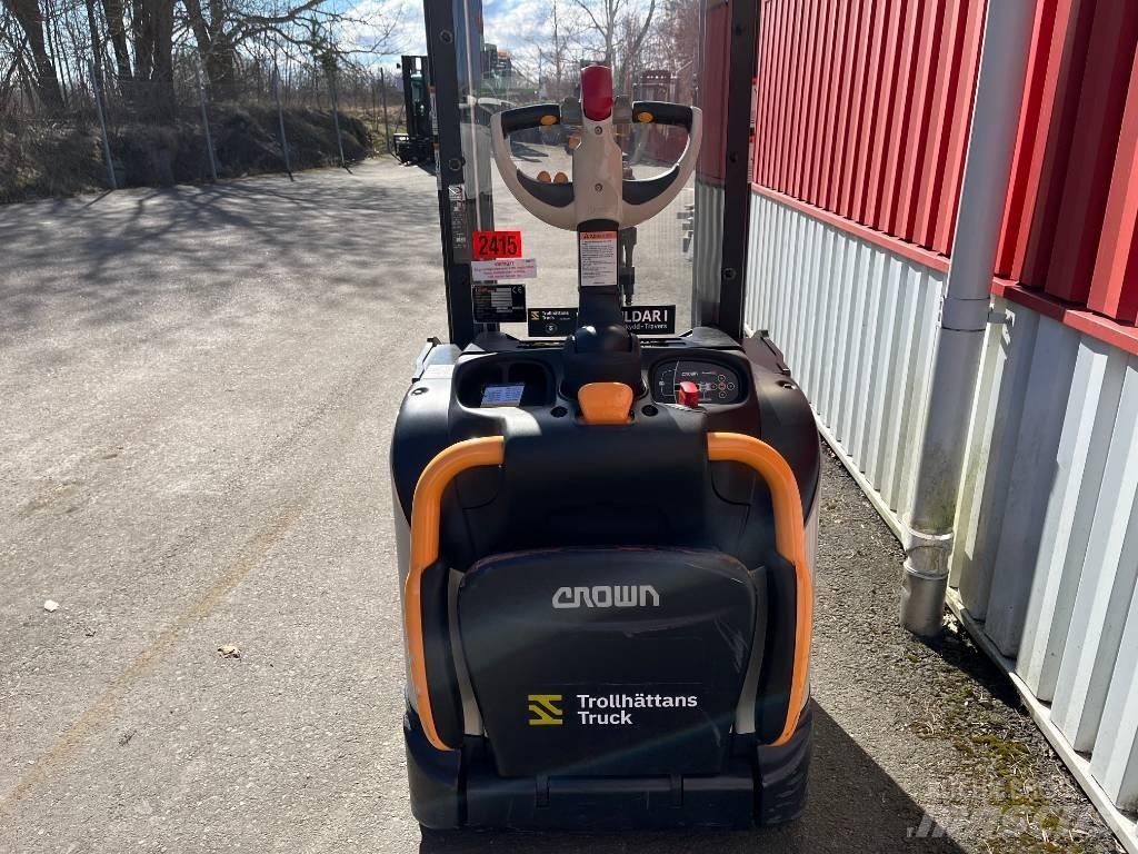 Crown ETi40001,2 Ručne vedené vysokozdvižné vozíky