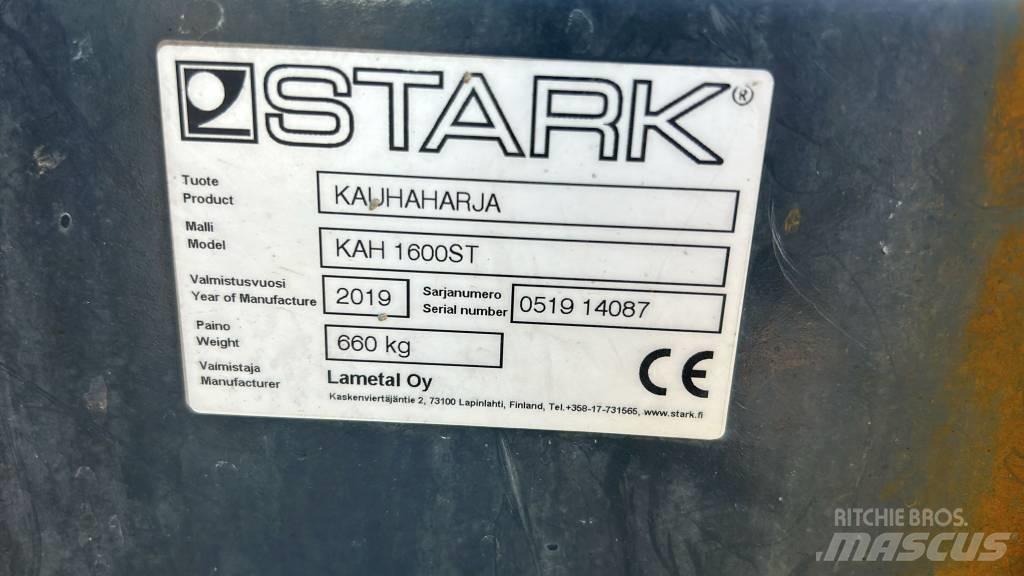 Stark KAH 1600ST Kompaktné prídavné zariadenie pre traktory