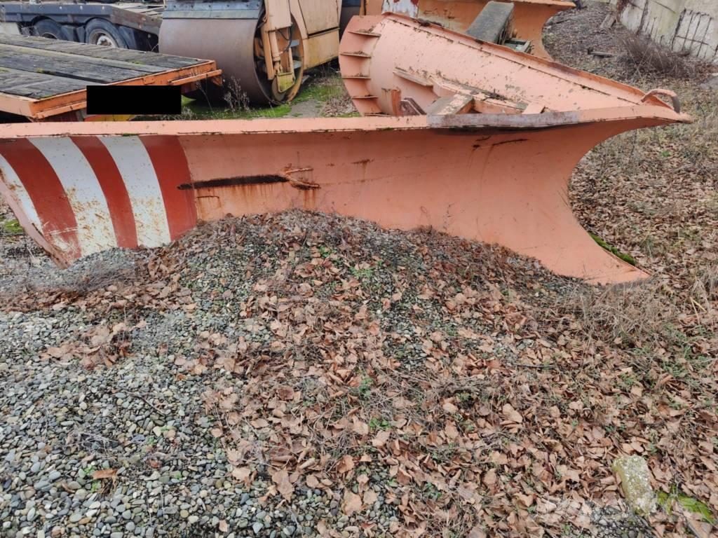 Unimog pług ciężki Snežné pluhy, predné snežné radlice