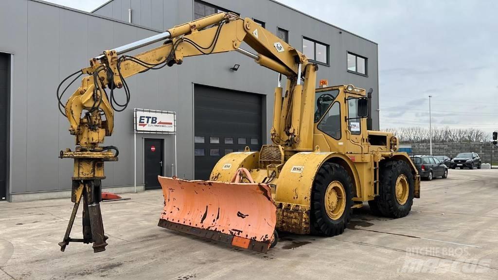 CAT 814 Kolesové dozéry