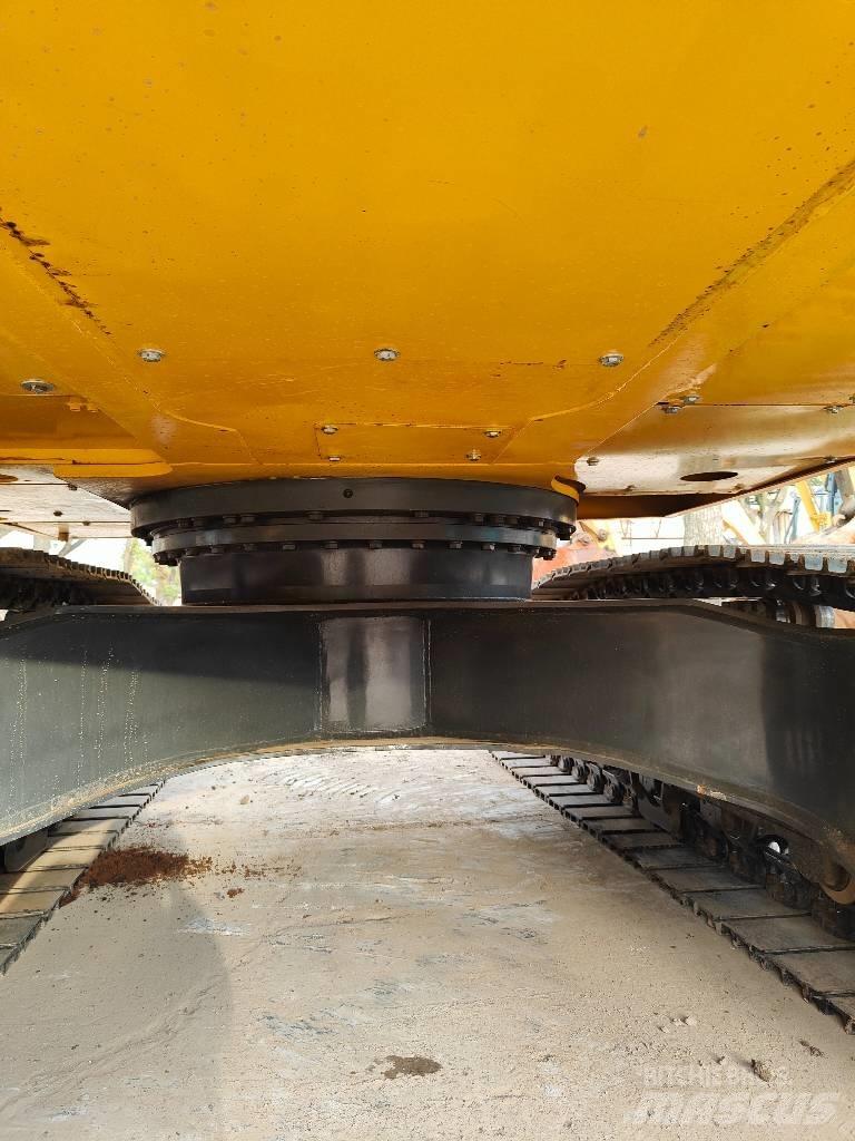 Komatsu PC200 Pásové rýpadlá