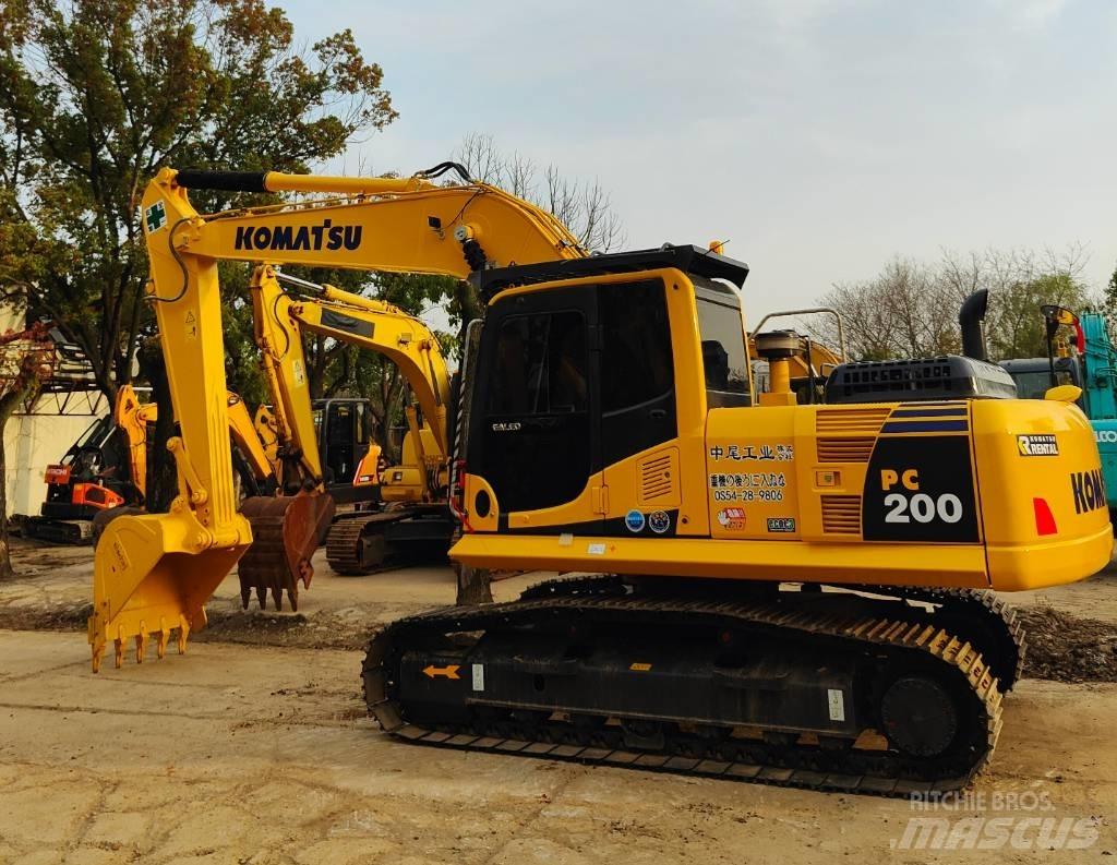 Komatsu PC200 Pásové rýpadlá