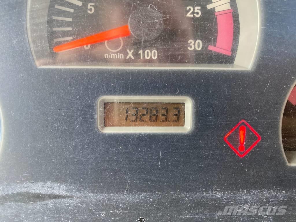 CAT 422 F TURBO Rýpadlo-nakladače