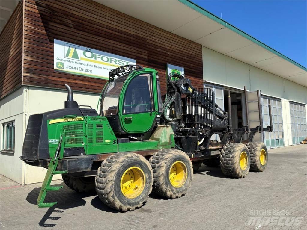 John Deere 1110 G Lesné traktory