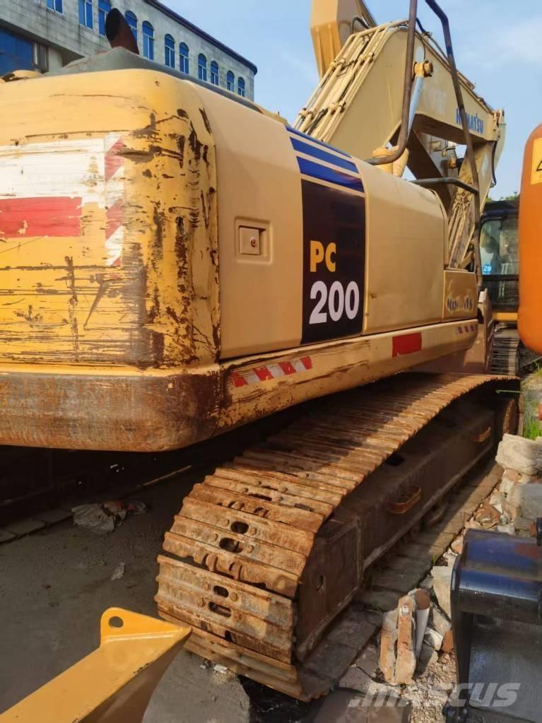 Komatsu PC 200-7 Pásové rýpadlá
