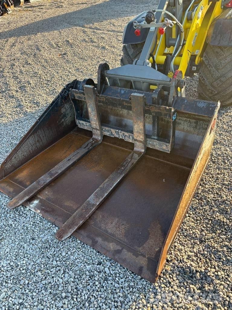 Wacker Neuson WL 28 Kolesové nakladače