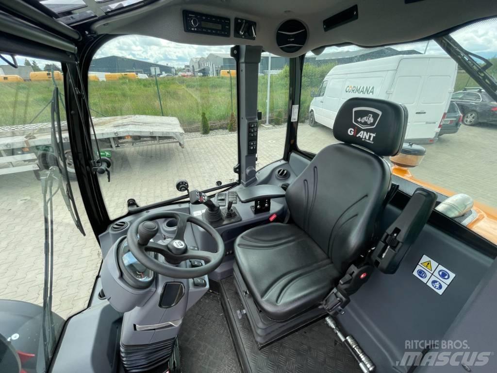 GiANT g5000 Viacúčelové nakladače