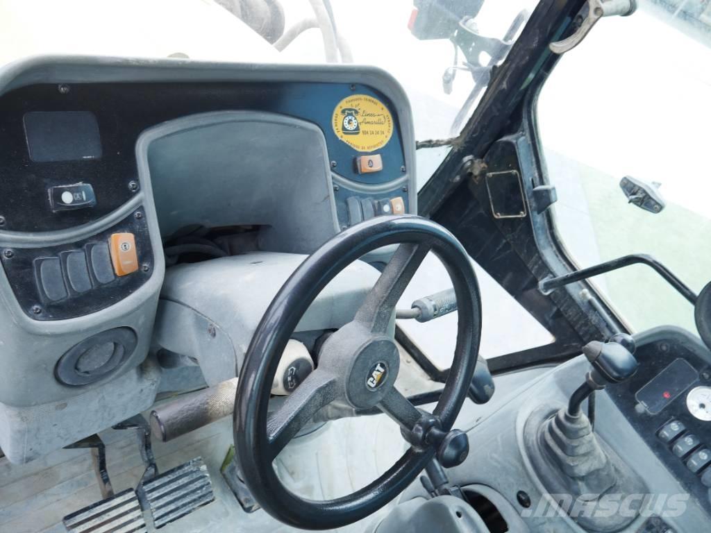 CAT 428 D Rýpadlo-nakladače