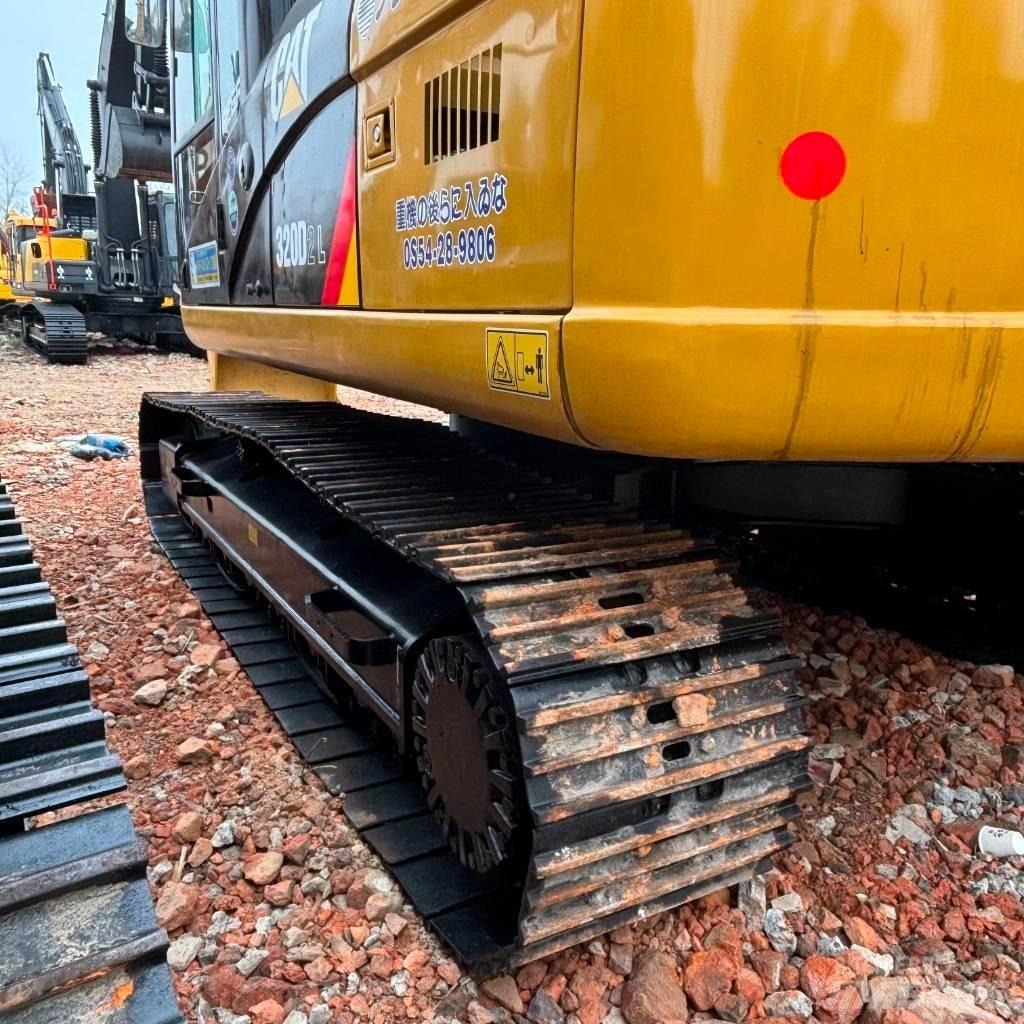 CAT 320 D Pásové rýpadlá