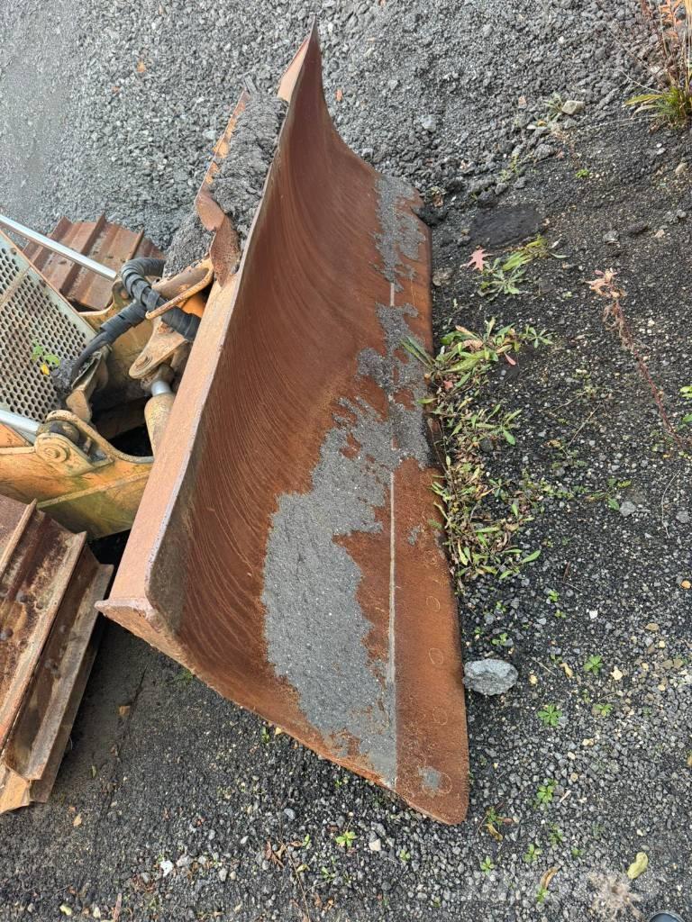 CASE 1150 E Pásové dozéry