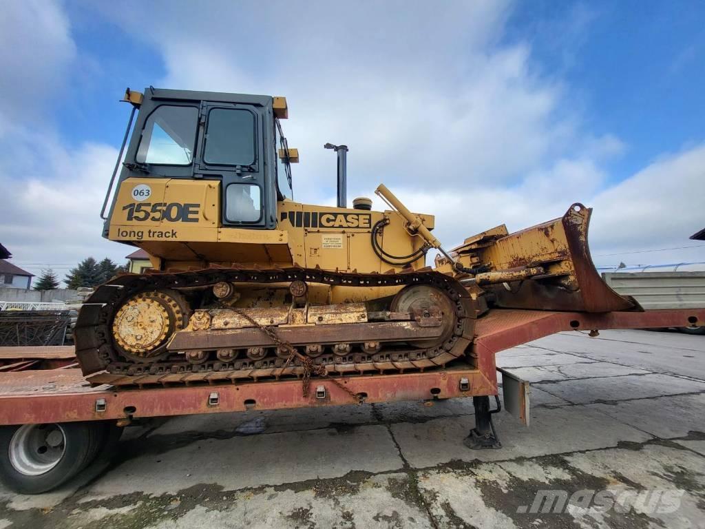CASE 1550 E Pásové dozéry