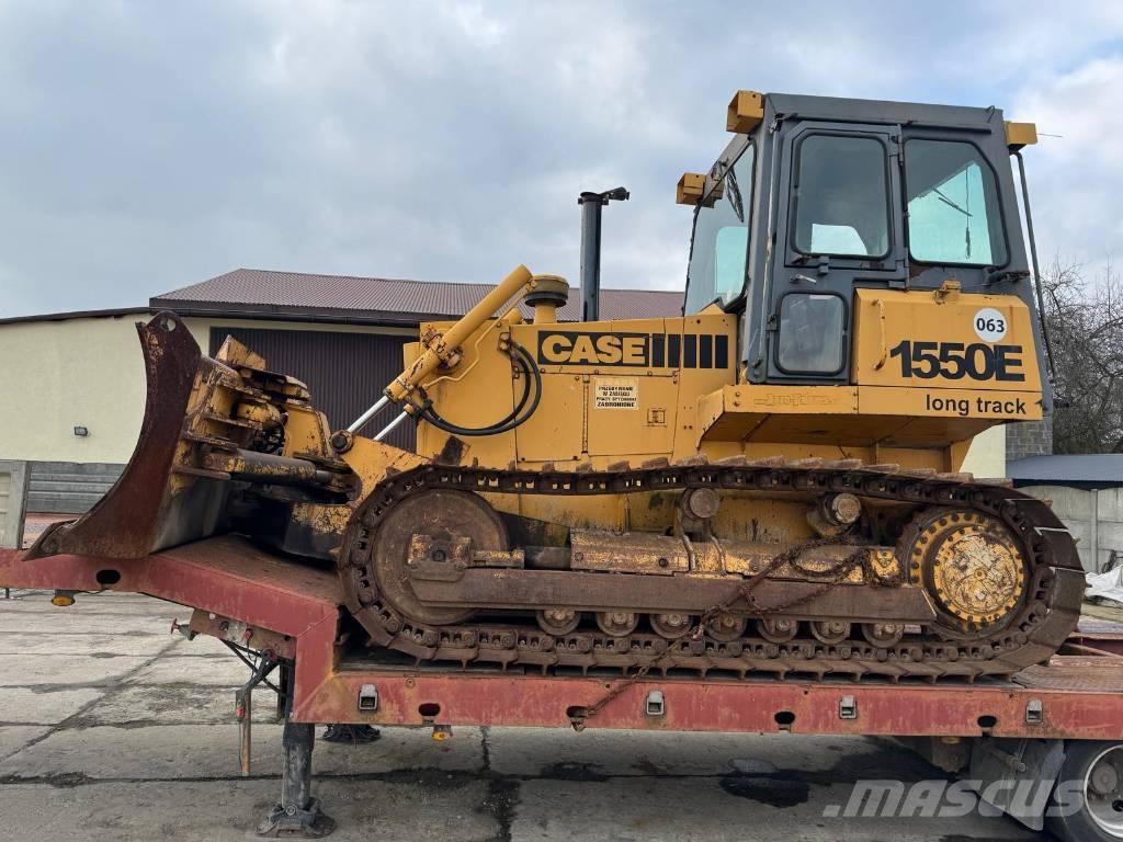 CASE 1550 E Pásové dozéry