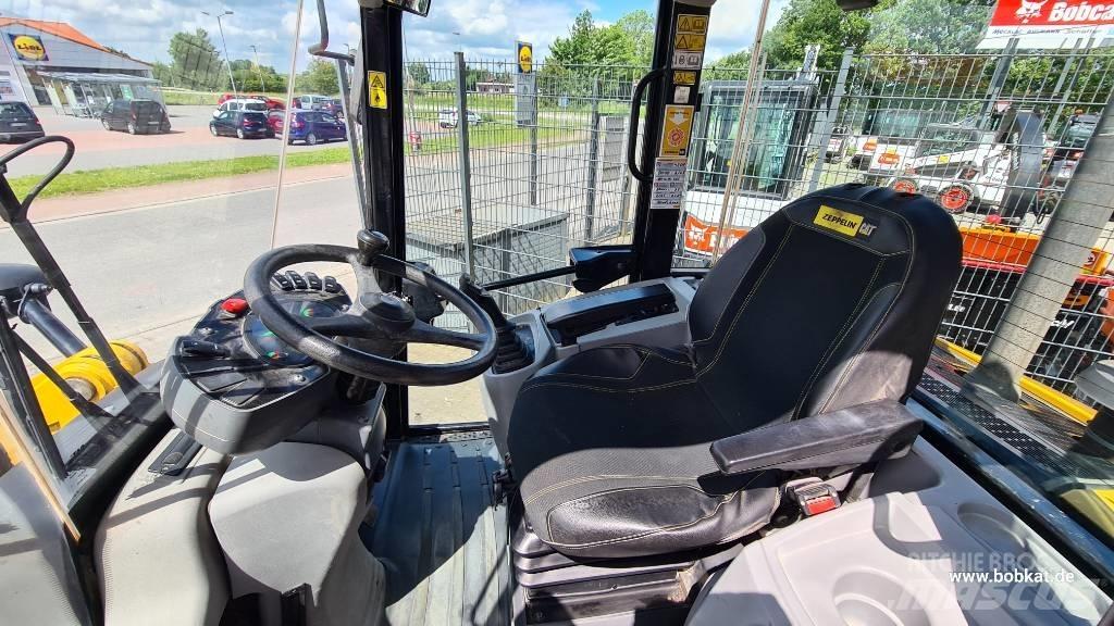 CAT 908 Kolesové nakladače