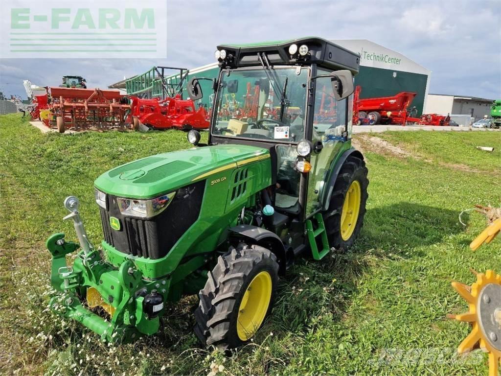 John Deere 5105GN Traktory