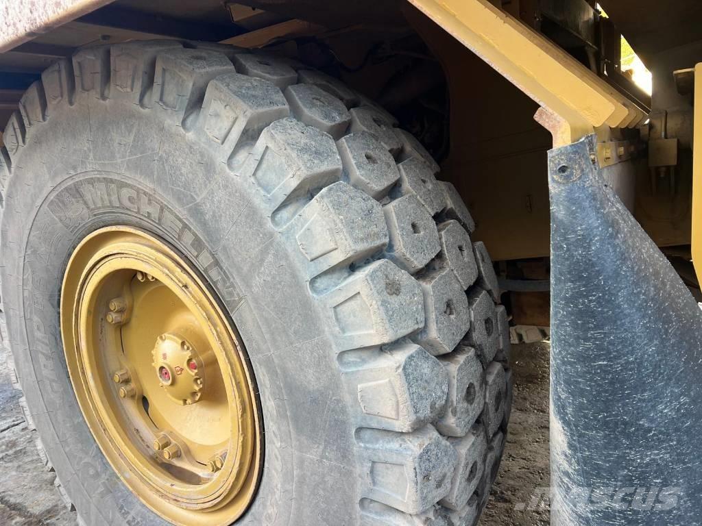 CAT 775 F Pevné dempry