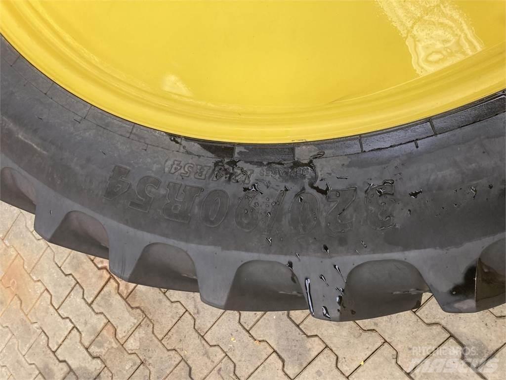 BKT 320/90R54 Pneumatiky, kolesá a ráfiky