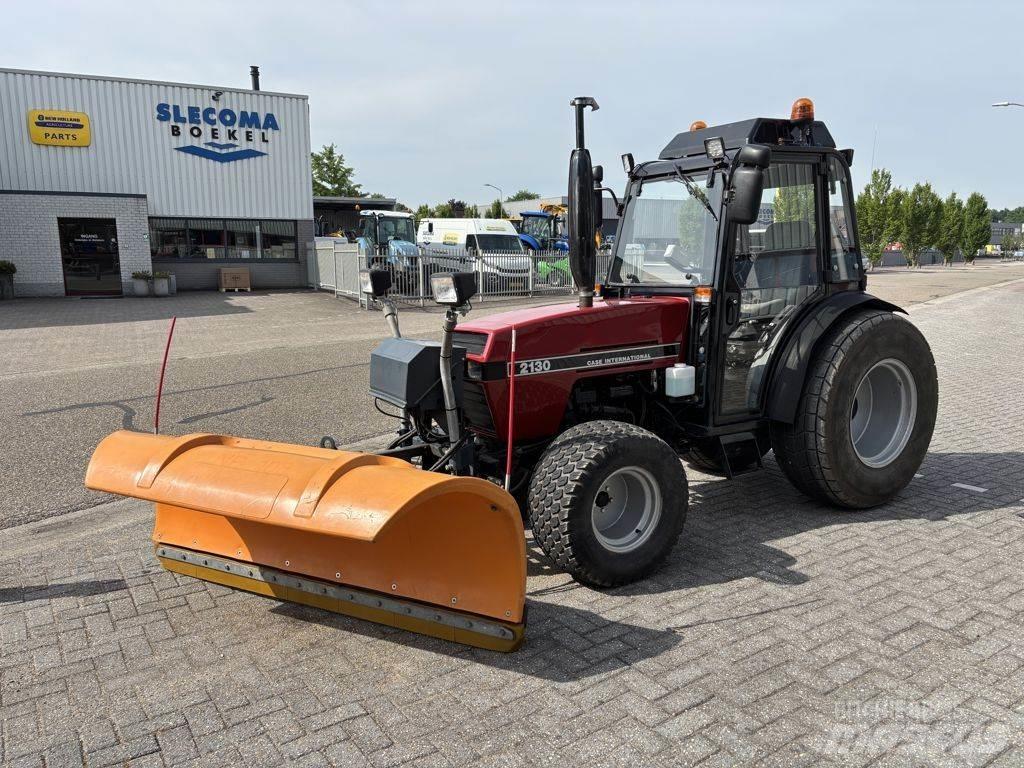 Case IH IH 2130 Traktory