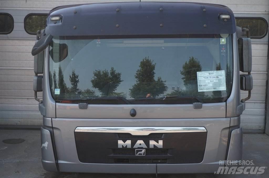 MAN F99L34 TGM Kabíny a interiér