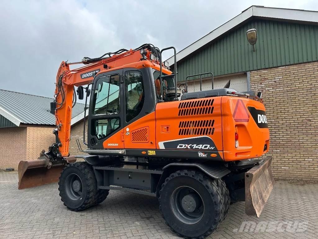 Doosan DX140W-5 Kolesové rýpadlá