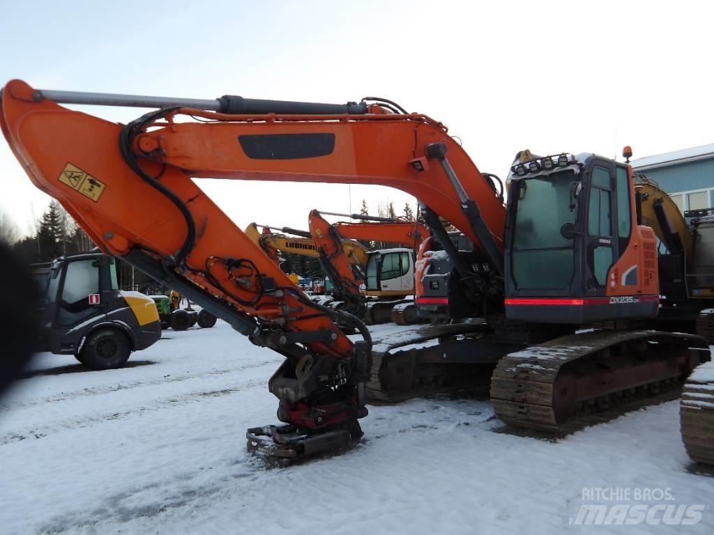 Doosan DX 235 Pásové rýpadlá