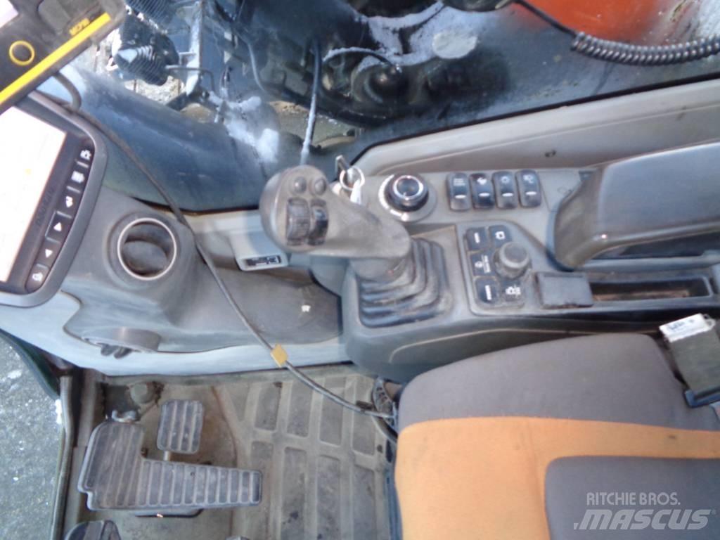 Doosan DX 235 Pásové rýpadlá