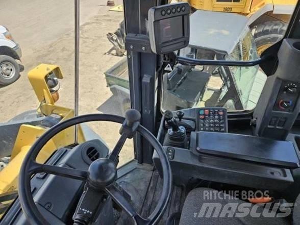 John Deere 544K Kolesové nakladače