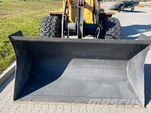 Volvo L 30 B Kolesové nakladače
