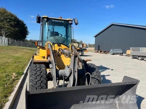Volvo L 30 B Kolesové nakladače