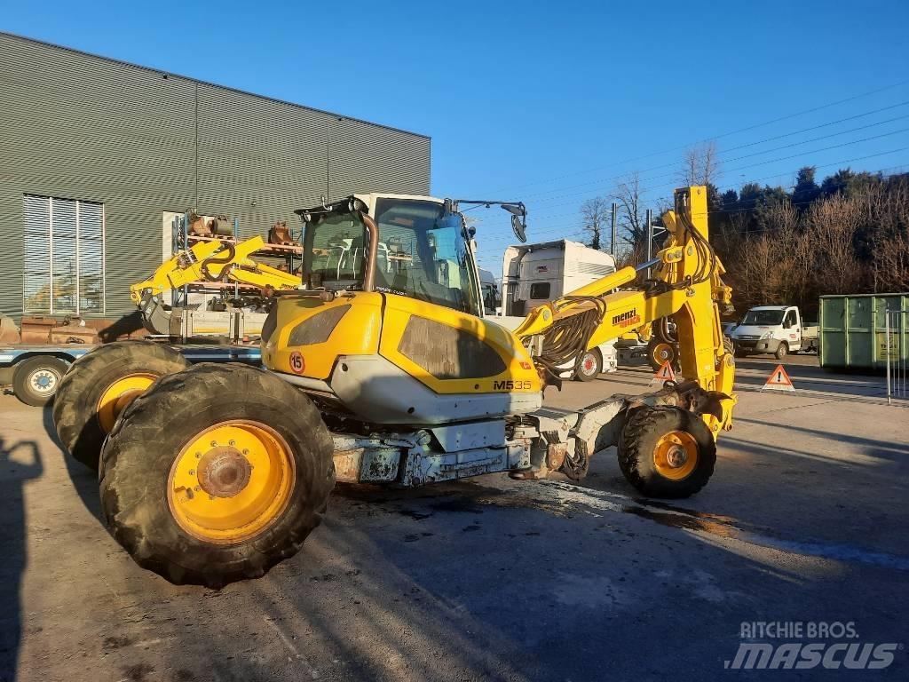 Menzi Muck M535 Kolesové rýpadlá