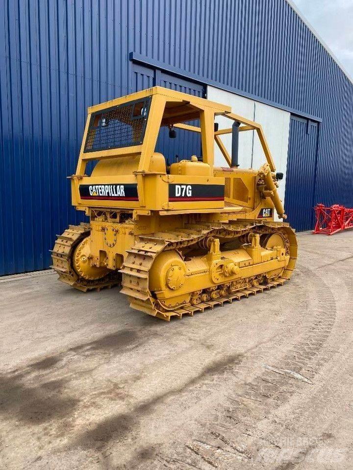 CAT D 7 G Pásové dozéry
