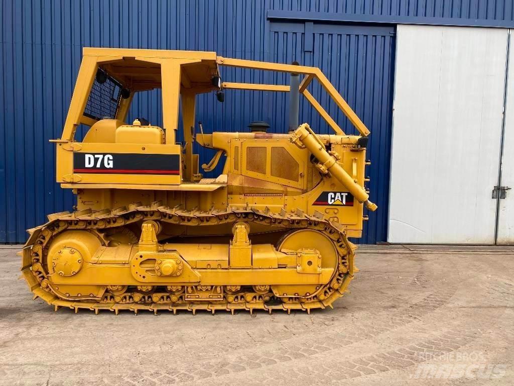 CAT D 7 G Pásové dozéry