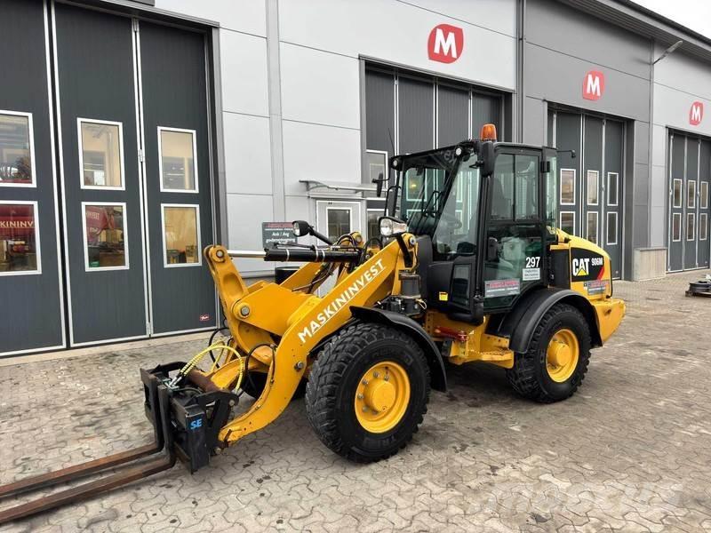 CAT 906M Cat 906M Kolesové nakladače