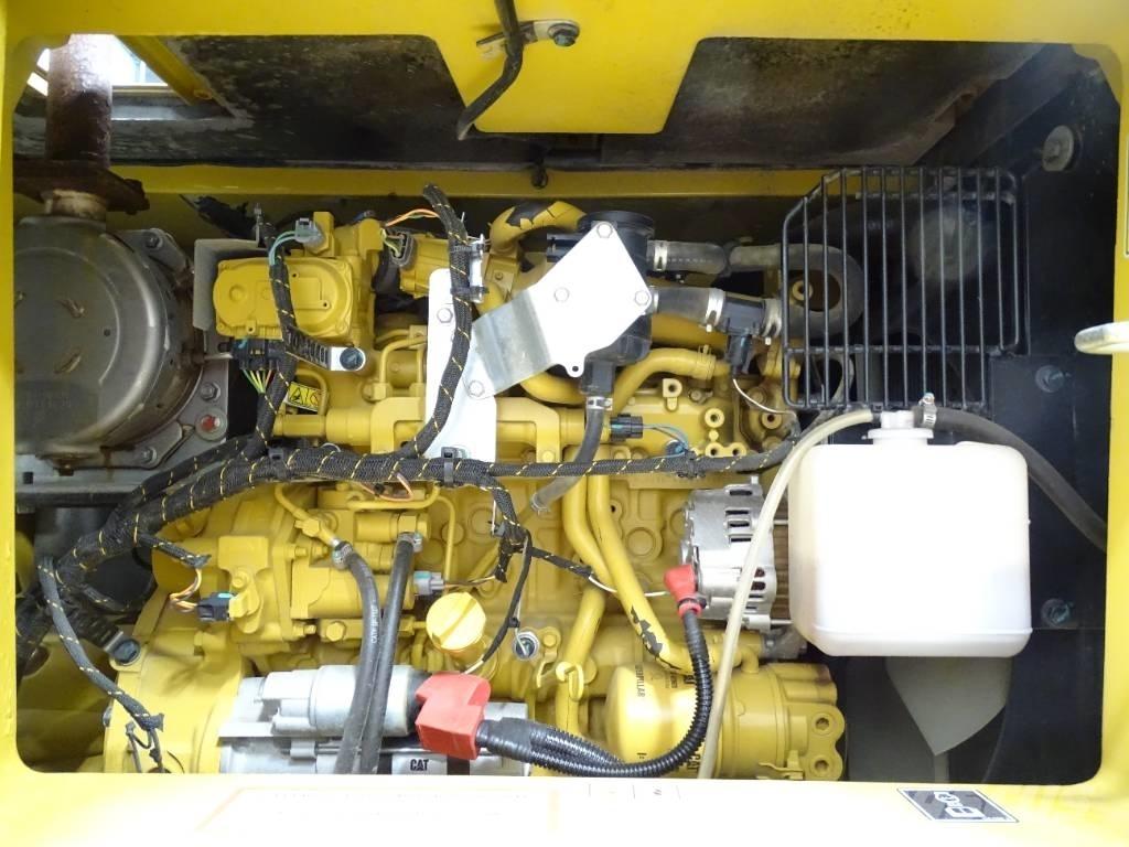 CAT 310 Pásové rýpadlá