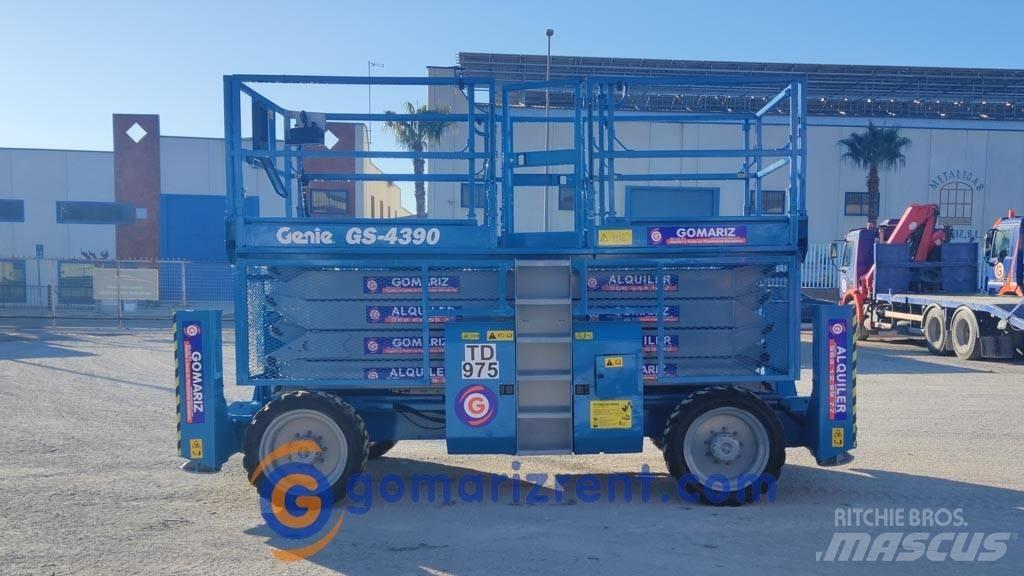 Genie GS 4390 Nožnicové zdvíhacie plošiny