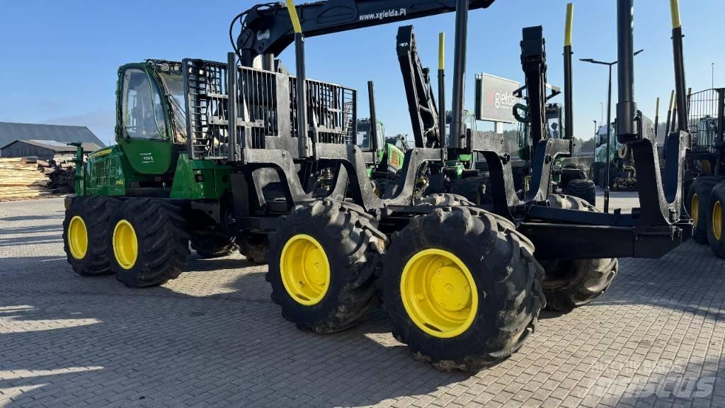 John Deere 1510 E Lesné traktory