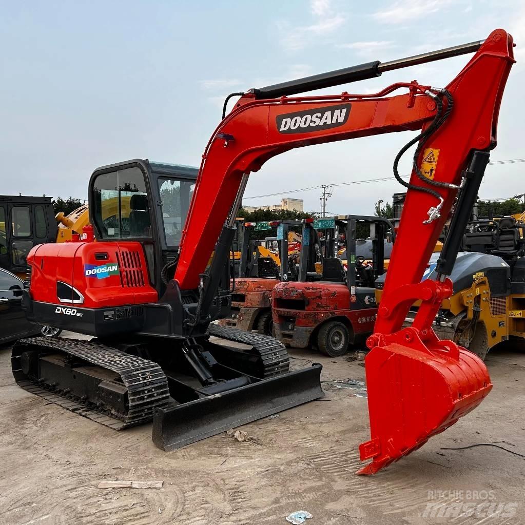 Doosan DX60 Pásové rýpadlá