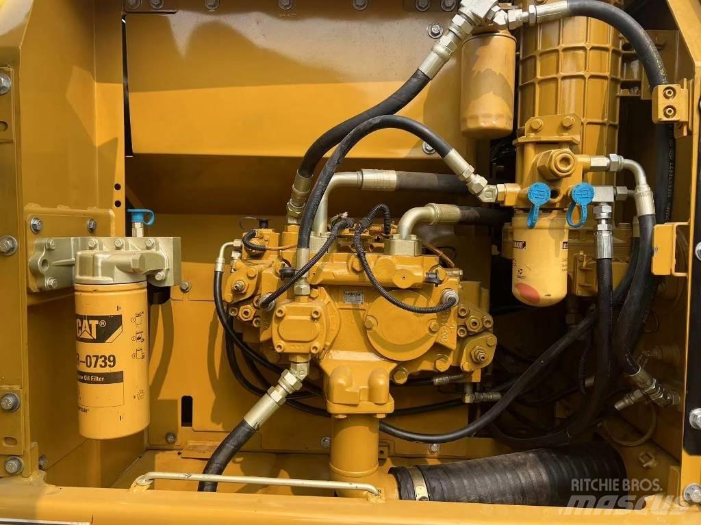 CAT 320 D Pásové rýpadlá